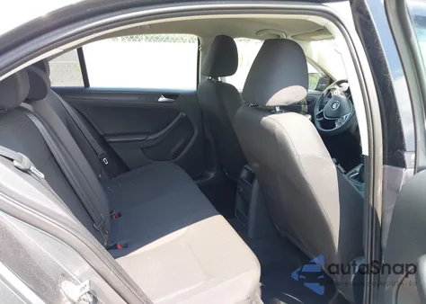 2016 Volkswagen Jetta 1.4T S z USA, uszkodzony, nr VIN 3VW167AJ2GM281757